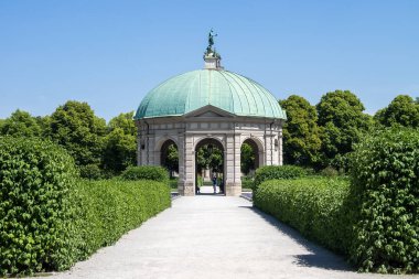 Hofgarten parkı ile Dianatempel Münih, Almanya
