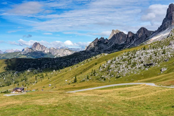 Włochy, Dolomity moutnain - Passo Giau di w południowym Tyrolu — Zdjęcie stockowe