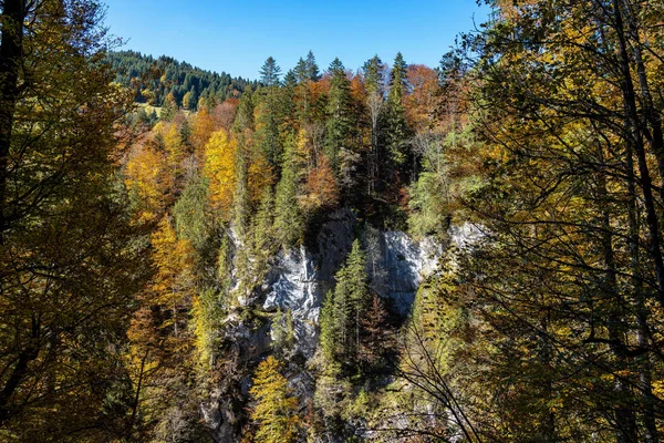 Krajobraz w pobliżu Garmisch Partenkirchen w Niemczech, w Bawarii. — Zdjęcie stockowe