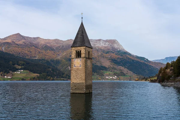 Church in the water at Lake Reschen in Tyrol in north Italy — Stock Photo, Image