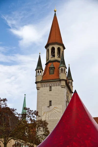 Старая ратуша на центральной площади Мюнхена, Германия . — стоковое фото