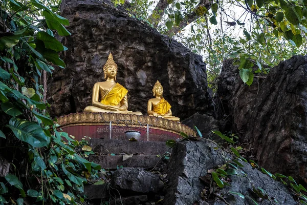 Kutsal Dağ Boyunca Budalar Phousi Dağı'nda Mağara, Luang Prabang, Laos — Stok fotoğraf