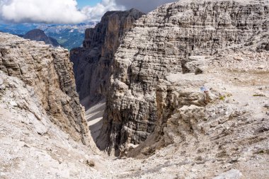 Sass Pordoi Dolomites, Sella grubunda, İtalya rahatladı
