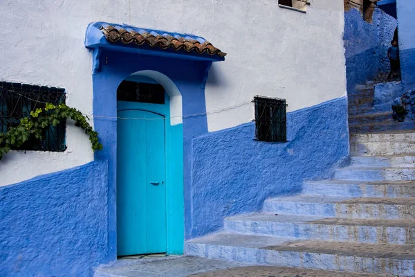 Medina de Chefchaouen, Marruecos destaca por sus edificios en tonos azules —  Fotos de Stock