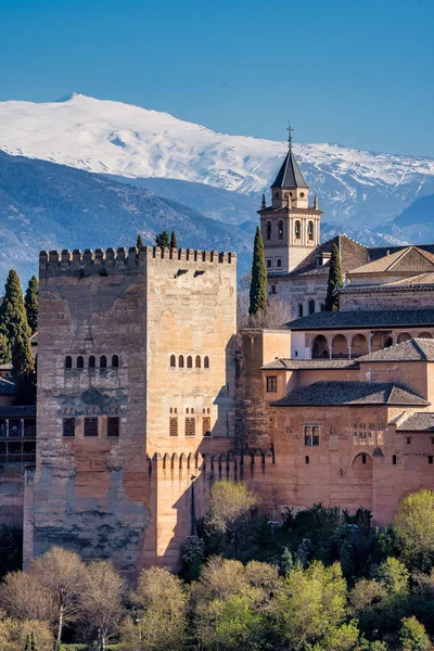 Uitzicht op Alhambra paleis in Granada, Spanje in Europa — Stockfoto