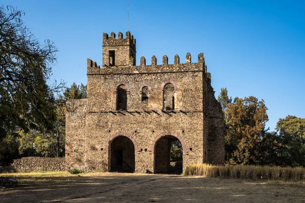 Fasil ghebbi ist die Überreste einer Festungsstadt in Gondar, Äthiopien — Stockfoto