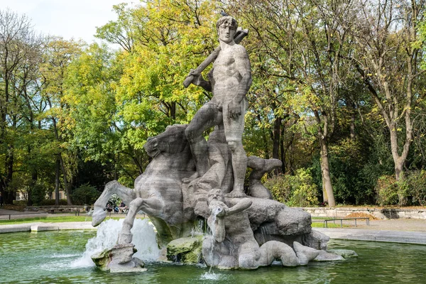Fontanna Neptuna w ALTER ogród botaniczny w Monachium, Niemcy — Zdjęcie stockowe