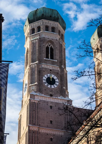 Известный Мюнхенский собор, также называемый собором Девы Марии, Мюнхен — стоковое фото