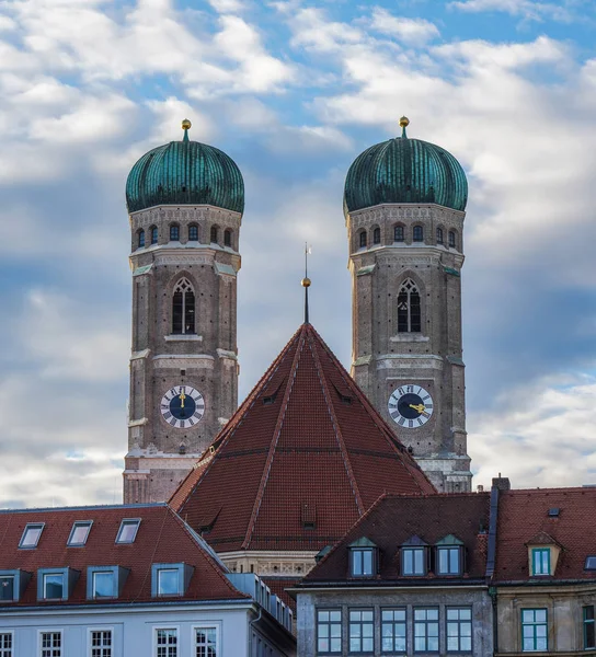 Híres müncheni katedrális, más néven dóm a mi kedves hölgy, München — Stock Fotó