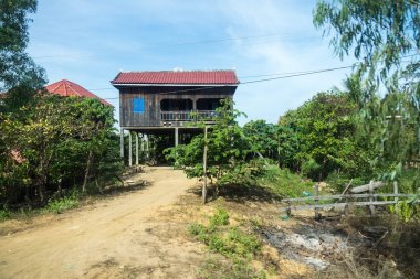 Kamboçya. Mekong Nehri.Laos.Stung Treng şehir sınırı.