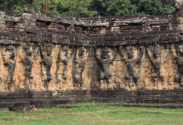 Baphuon templet i angkor wat komplexa, siem reap, Kambodja — Stockfoto