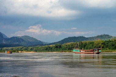Mekong Nehri Luang Prabang tekne gezisi , Laos