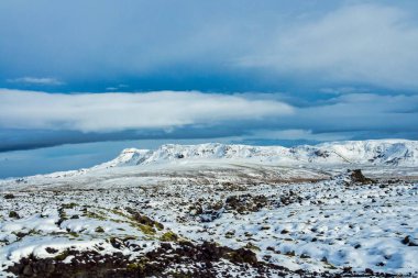 Vik ve Reykjavik arasında İzlanda kırsal peyzaj