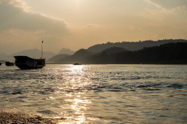 Mekong Nehri Luang Prabang tekne gezisi , Laos