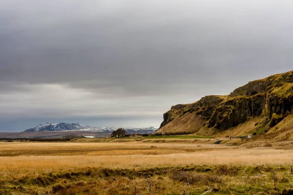 Underbart landskap nära Seljalandsfoss vattenfall på Island — Stockfoto