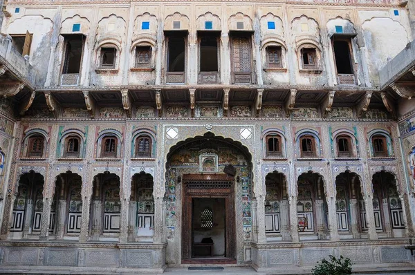 Haveli v Nawalgarhu, Rádžasthan v severní Indii. — Stock fotografie