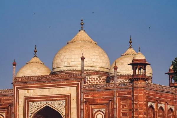 Taj Mahal in de stad van Agra, de staat van Uttar Pradesh, India — Stockfoto