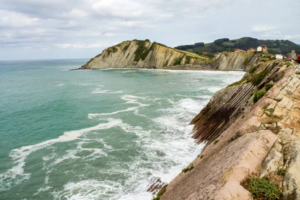 Acantilado flyšové v Zumaia -, Španělsko — Stock fotografie