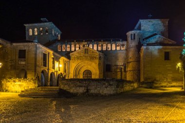 Plaza de Mayor Santillana del Mar, Cantabria, İspanya