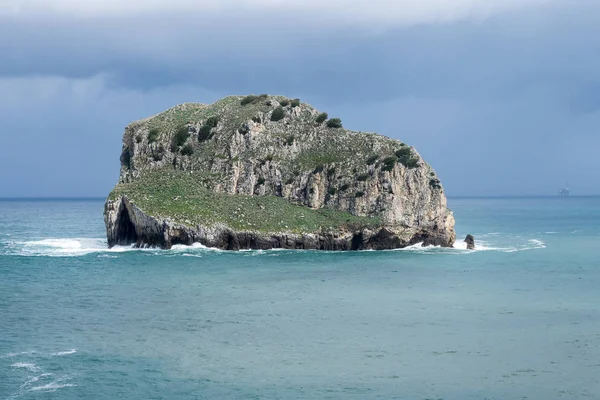 베 르 메 오, 바스크 사람 국가, 스페인: 수도원의 산 후안 드 Gaztelugatxe — 스톡 사진