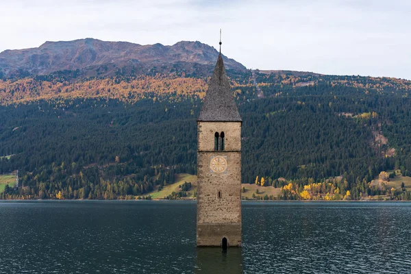 Church in the water at Lake Reschen in Tyrol in north Italy — Stock Photo, Image