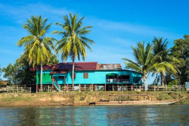 4000 Laos 'ta Mekong Nehri üzerinden Nakasong Adaları bölgesi