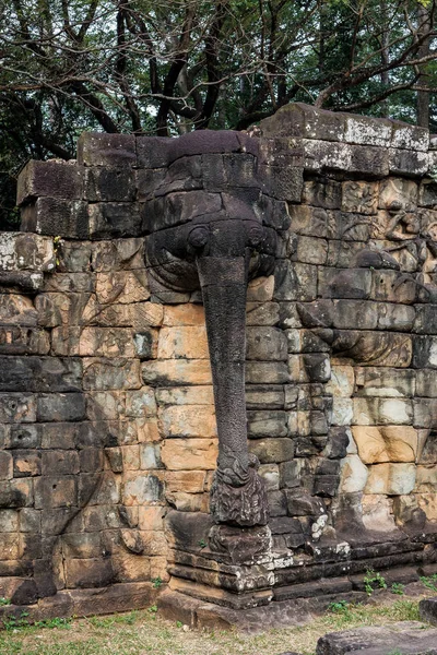 Angkor wat karmaşık baphuon tapınakta, siem reap, Kamboçya — Stok fotoğraf