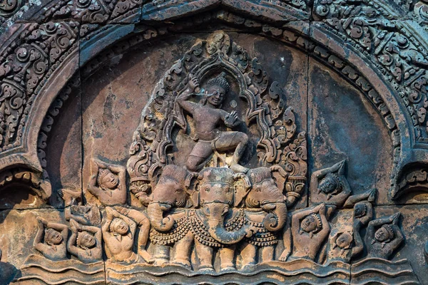 Banteay Srei é um templo hindu dedicado a Shiva em Angkor, Camboja — Fotografia de Stock