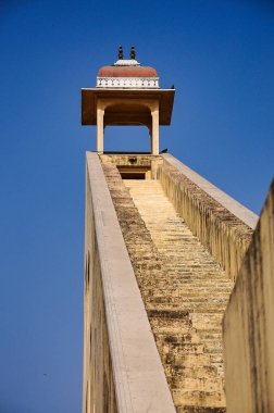 Jaipur, Hindistan 'daki Jantar Mantar Gözlemevi 'nde astronomik enstrüman