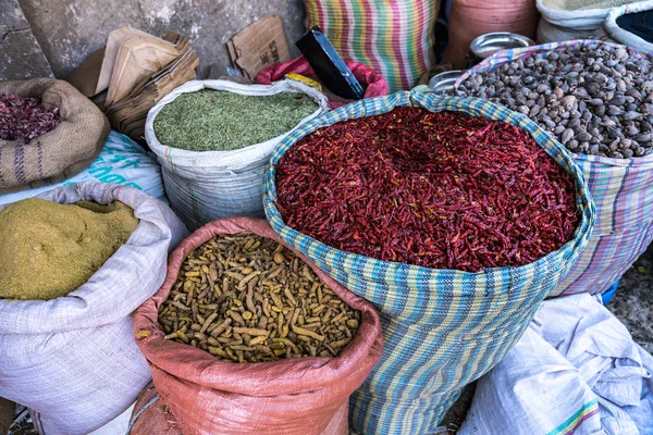 Addis Mercato en Addis Abeba, Etiopía en África . — Foto de Stock