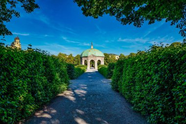 Hofgarten parkı ile Dianatempel Münih, Almanya