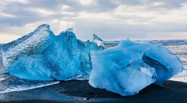 Iceberg à Diamond Beach Joekulsarlon en Islande, Europe — Photo