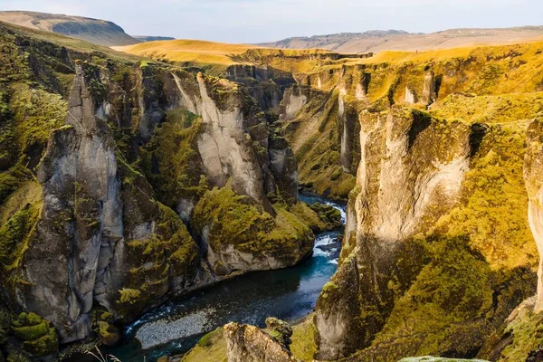 Paisaje único de Fjadrargljufur en el sur de Islandia . — Foto de Stock