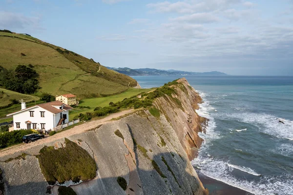 Acantilado flyšové v Zumaia -, Španělsko — Stock fotografie