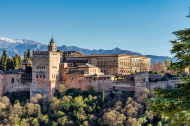 Granada'daki Alhambra Sarayı'nın görünümü, Avrupa'da İspanya