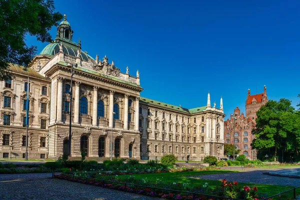 Justizpalast - Justizpalast in München, Bayern — Stockfoto