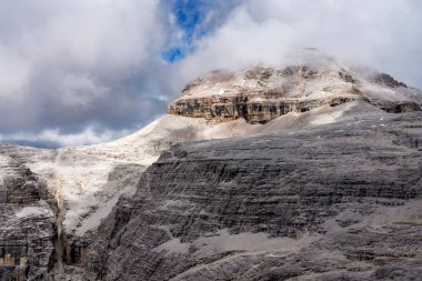 Sass Pordoi Dolomites, Sella grubunda, İtalya rahatladı
