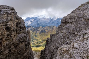 Sass Pordoi Dolomites, Sella grubunda, İtalya rahatladı