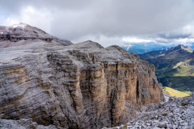 Sass Pordoi Dolomites, Sella grubunda, İtalya rahatladı