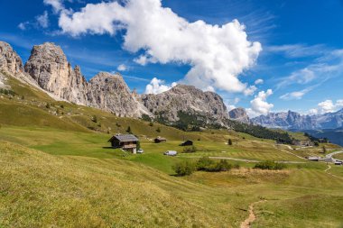 Sella grup ve Gardena pass veya Grodner Joch, Dolomites, İtalya