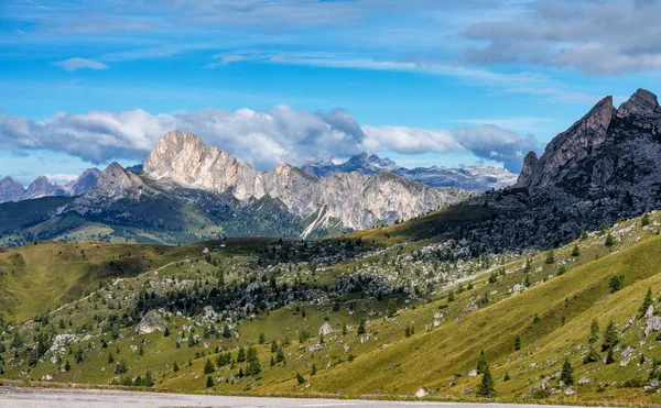 Włochy, Dolomity moutnain - Passo Giau di w południowym Tyrolu — Zdjęcie stockowe
