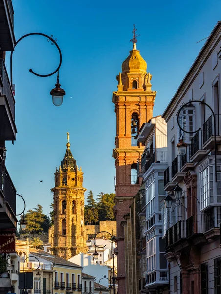 圣塞巴斯蒂安教堂塔在安特拉省安特拉省,安达卢西亚,西班牙 — 图库照片