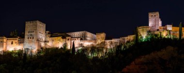 Granada'daki Alhambra Sarayı'nın görünümü, Avrupa'da İspanya