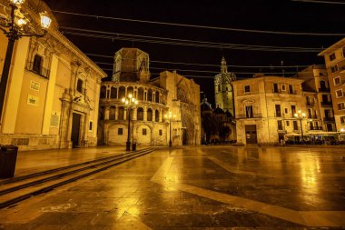 Katedralile Meryem Ana Meydanı, Valencia, İspanya.
