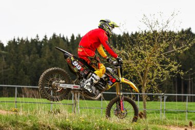 Warching, Almanya-Haziran 29, 2019: Motocross eğitim içinde Warching