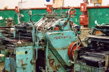 Cienfuegos, Küba'da bir baskı ofisinin içinde