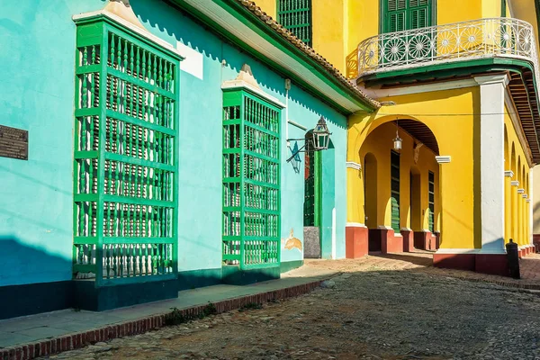 Barevné tradičních domů v koloniální město Trinidad v Kubě — Stock fotografie