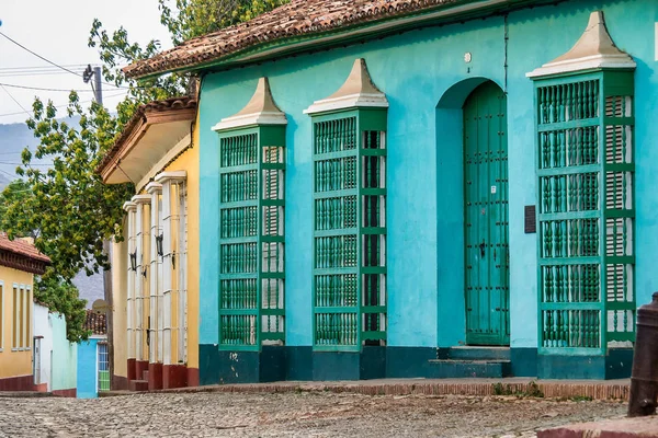 Барвисті традиційні будинки в колоніальний місто Тринідад на Кубі — стокове фото