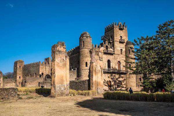 Fasil Ghebbi es los restos de una fortaleza-ciudad dentro de Gondar, Etiopía — Foto de Stock
