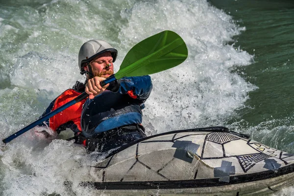 Augsburg, Germany - June 16, 2019: Whitewater kayaking on the Eiskanal in Augsburg — Stock Photo, Image